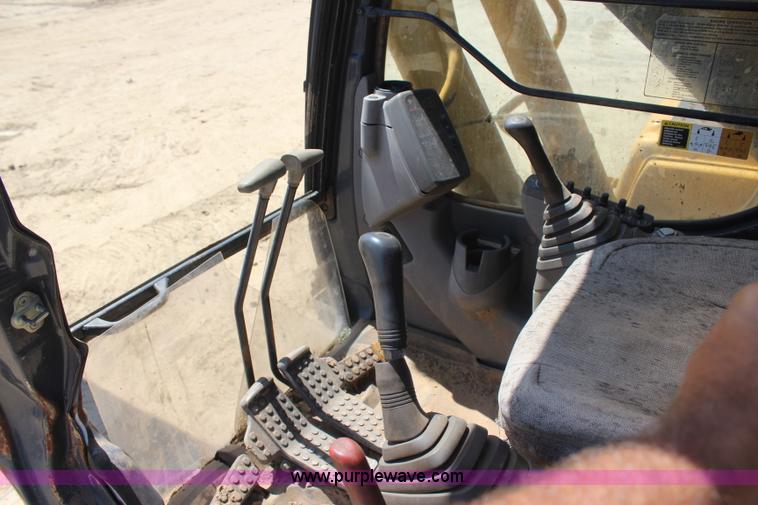 image for item I1585 2004 John Deere 270C LC excavator