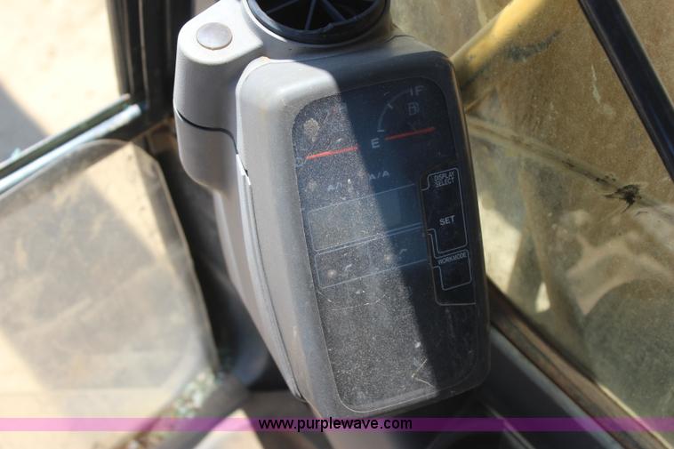 image for item I1585 2004 John Deere 270C LC excavator