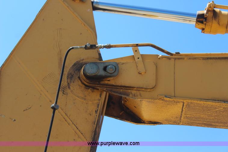 image for item I1585 2004 John Deere 270C LC excavator