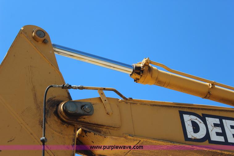 image for item I1585 2004 John Deere 270C LC excavator