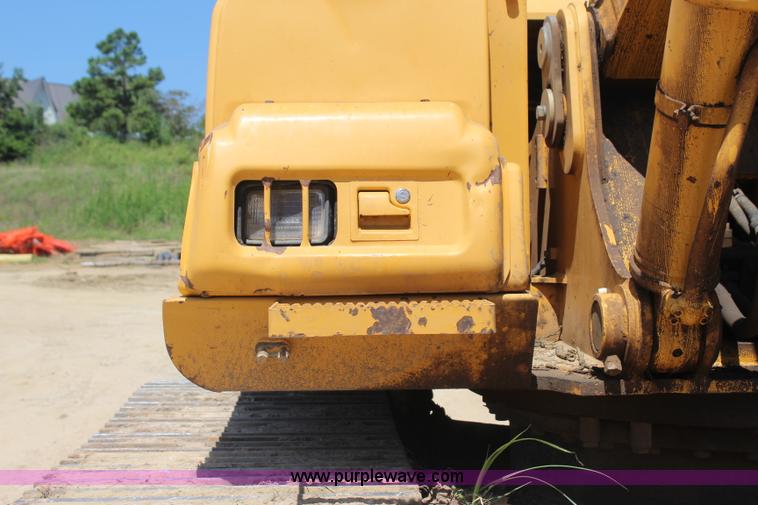 image for item I1585 2004 John Deere 270C LC excavator