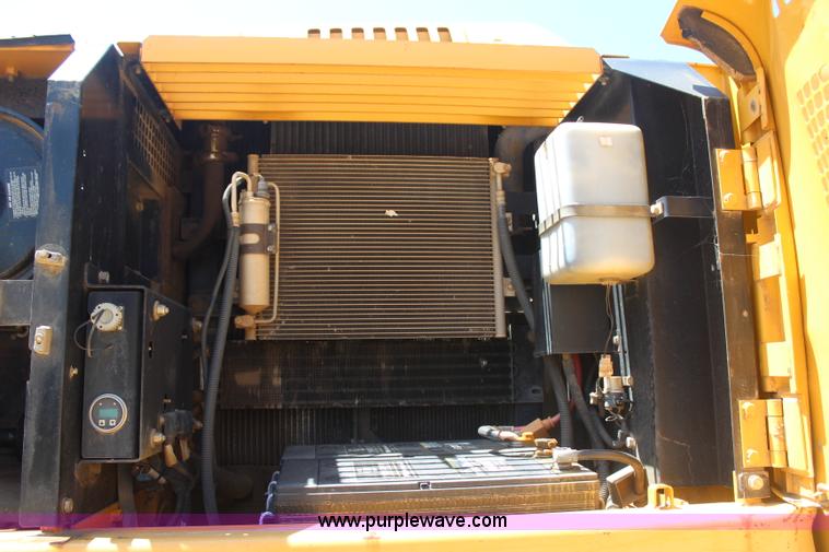 image for item I1585 2004 John Deere 270C LC excavator