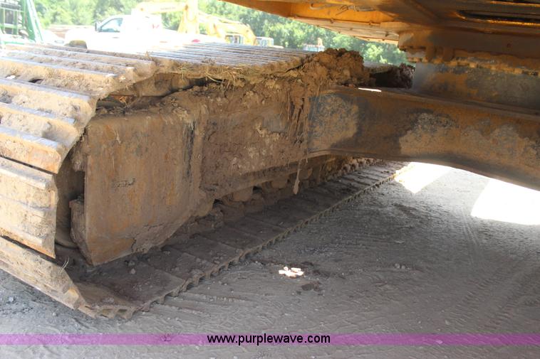 image for item I1585 2004 John Deere 270C LC excavator