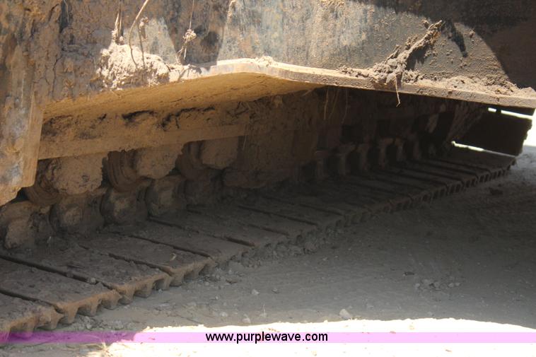 image for item I1585 2004 John Deere 270C LC excavator