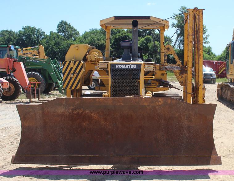 image for item I1586 2006 Komatsu D41P-6 pipelayer