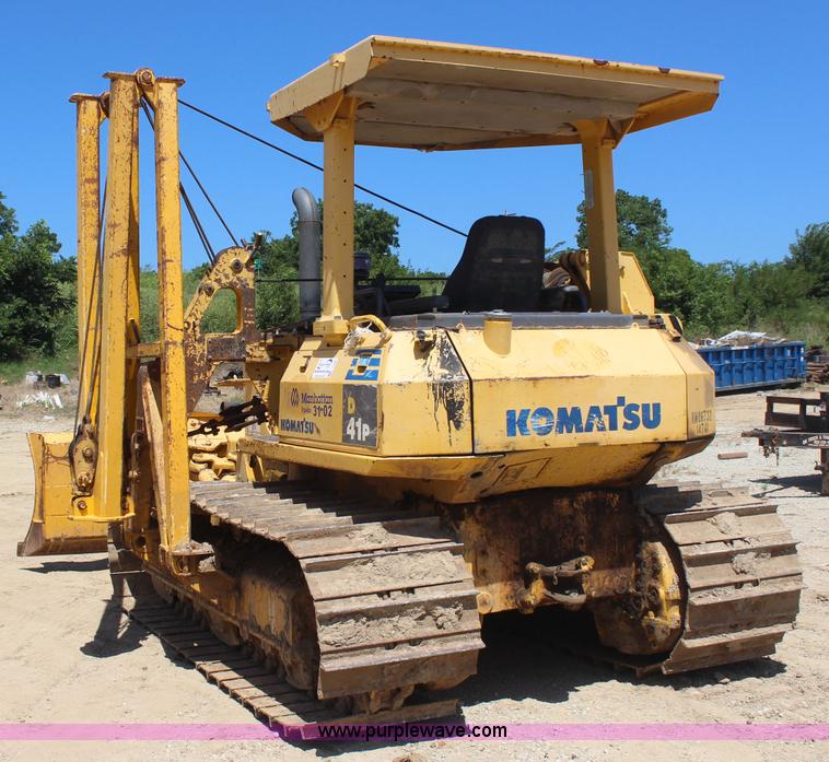 image for item I1586 2006 Komatsu D41P-6 pipelayer
