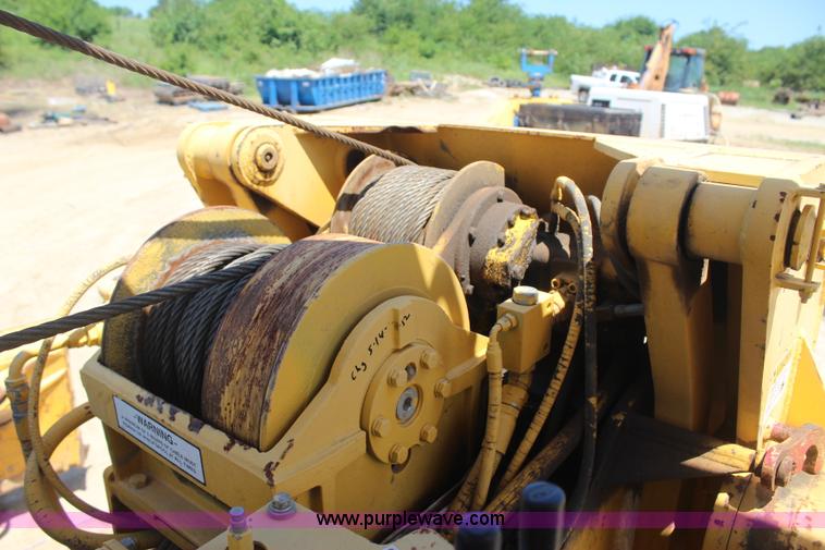 image for item I1586 2006 Komatsu D41P-6 pipelayer