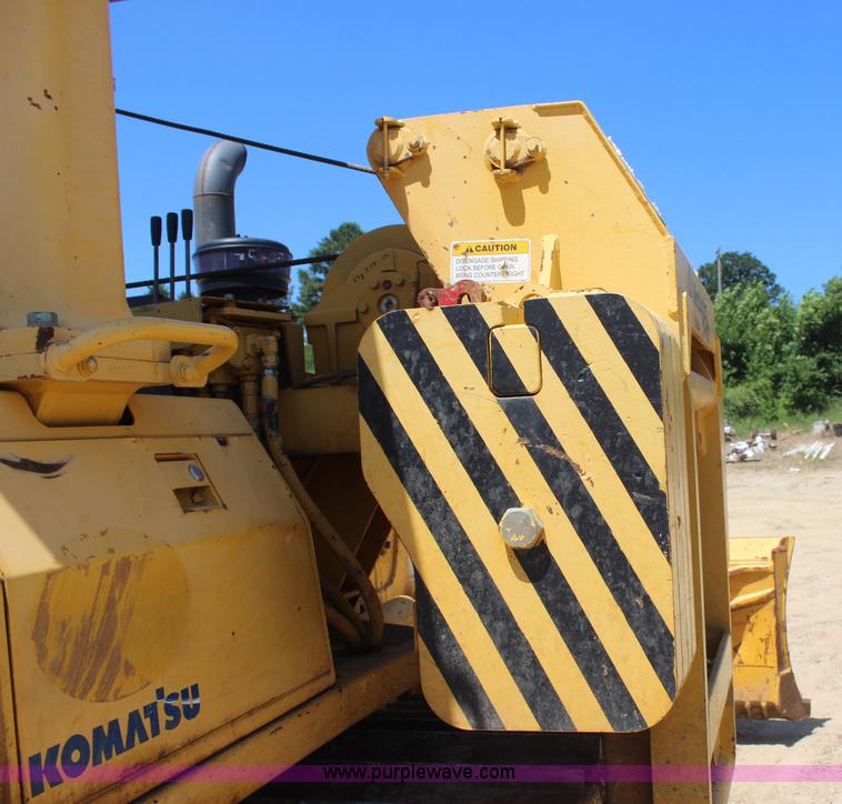 image for item I1586 2006 Komatsu D41P-6 pipelayer