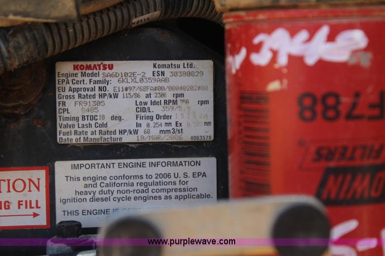 image for item I1586 2006 Komatsu D41P-6 pipelayer