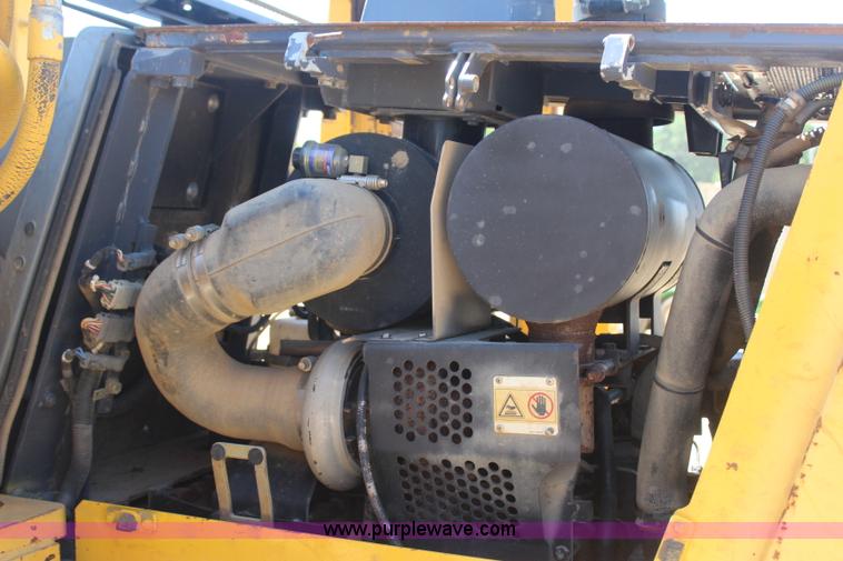 image for item I1586 2006 Komatsu D41P-6 pipelayer