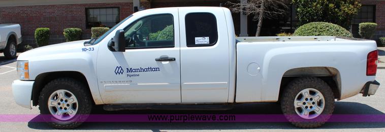 image for item I1588 2009 Chevrolet Silverado 1500 LT Ext. Cab pickup truck