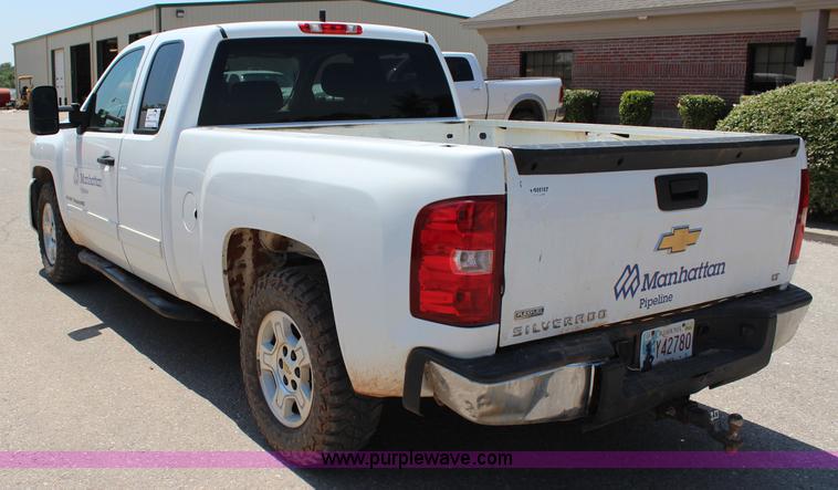 image for item I1588 2009 Chevrolet Silverado 1500 LT Ext. Cab pickup truck