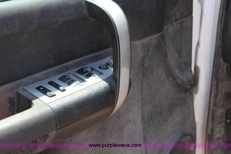 image for item I1588 2009 Chevrolet Silverado 1500 LT Ext. Cab pickup truck