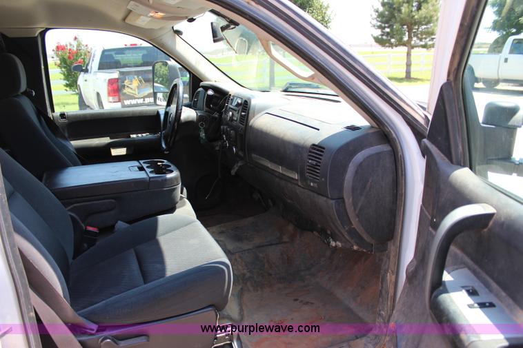 image for item I1588 2009 Chevrolet Silverado 1500 LT Ext. Cab pickup truck