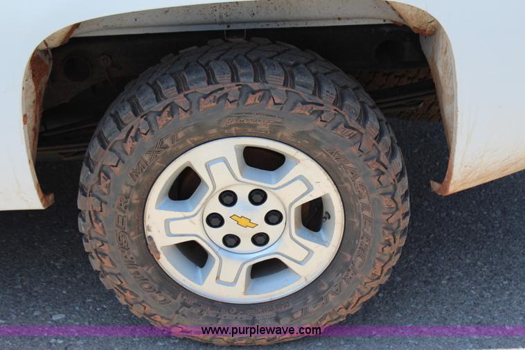 image for item I1588 2009 Chevrolet Silverado 1500 LT Ext. Cab pickup truck