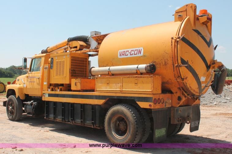 image for item I1592 1988 Ford L8000 vacuum truck