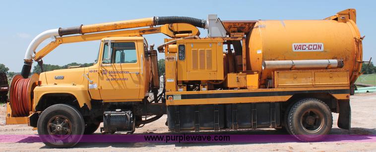 image for item I1592 1988 Ford L8000 vacuum truck