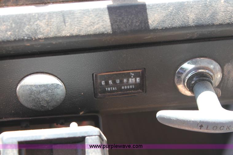 image for item I1592 1988 Ford L8000 vacuum truck