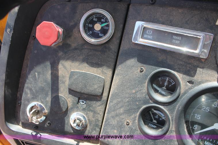 image for item I1592 1988 Ford L8000 vacuum truck