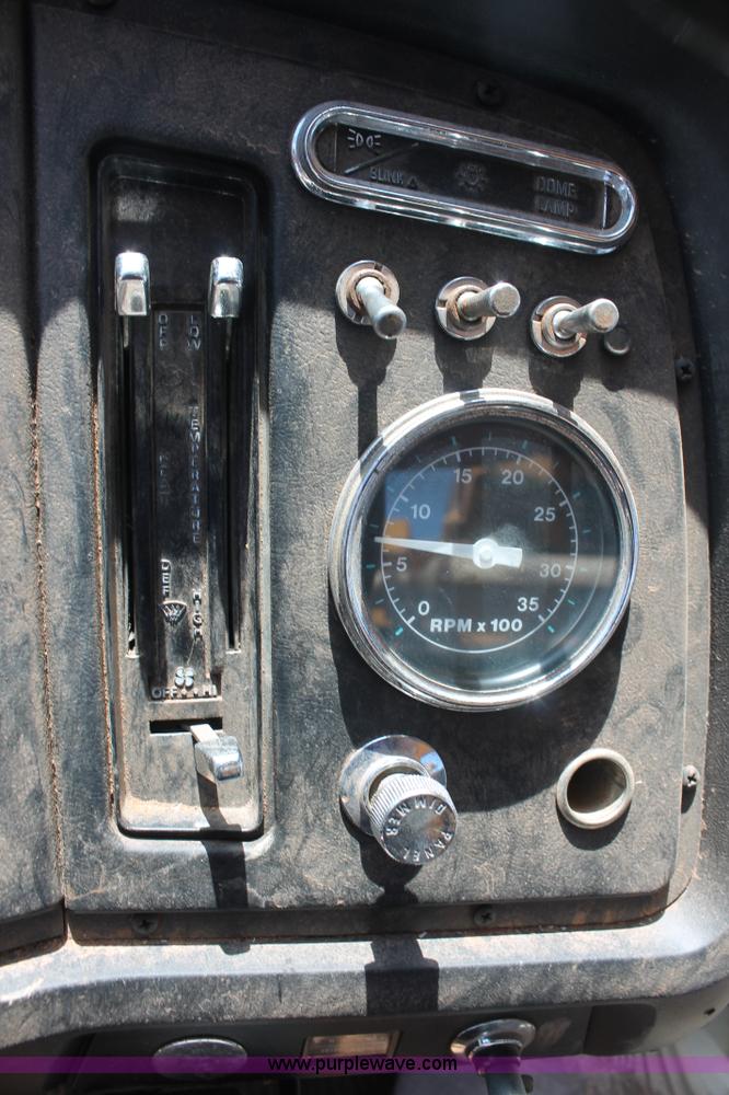 image for item I1592 1988 Ford L8000 vacuum truck