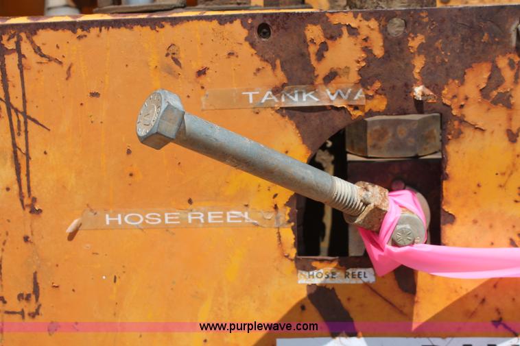 image for item I1592 1988 Ford L8000 vacuum truck