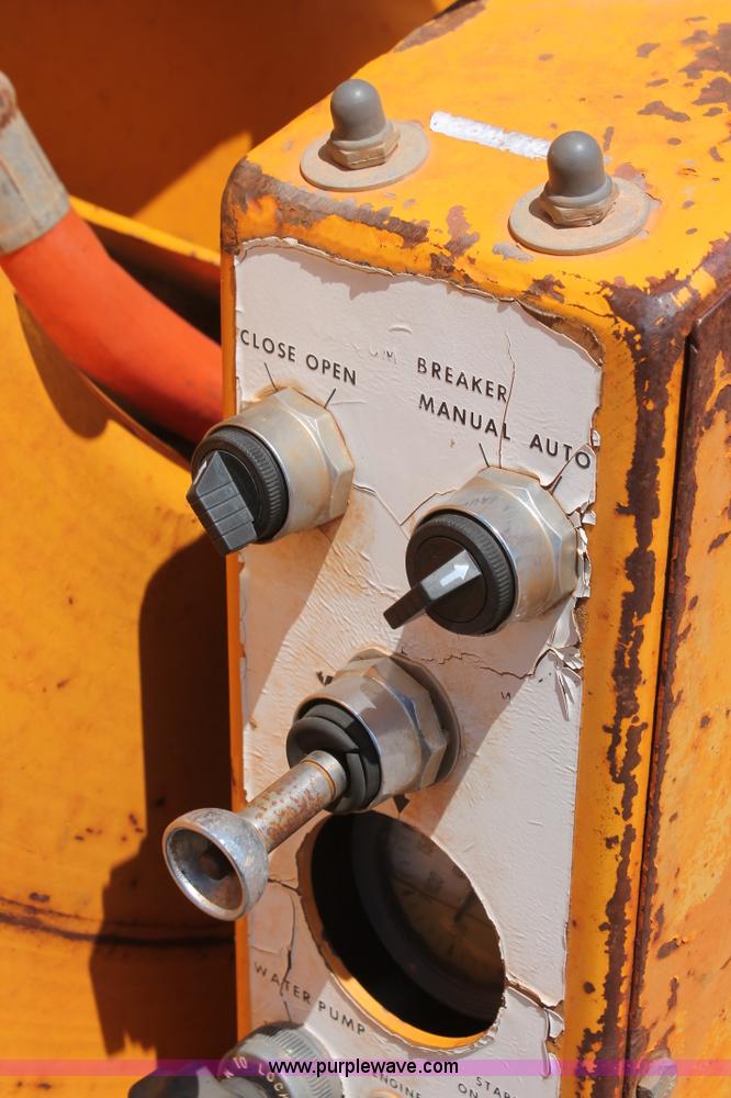 image for item I1592 1988 Ford L8000 vacuum truck