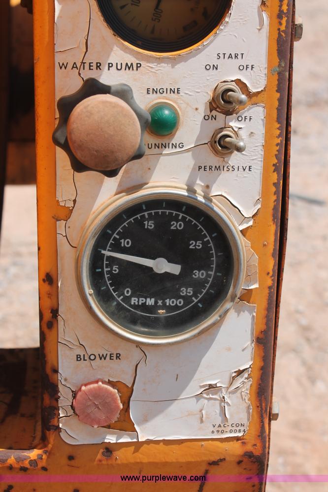 image for item I1592 1988 Ford L8000 vacuum truck