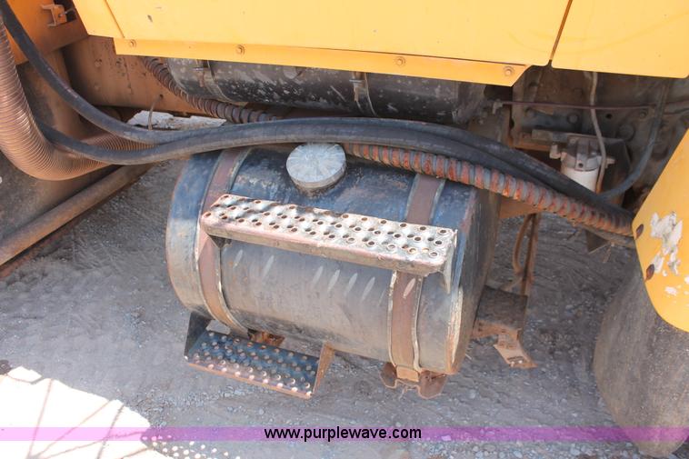 image for item I1592 1988 Ford L8000 vacuum truck