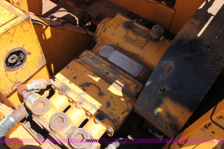 image for item I1592 1988 Ford L8000 vacuum truck