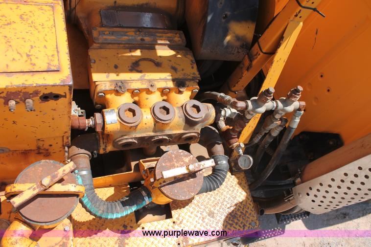 image for item I1592 1988 Ford L8000 vacuum truck