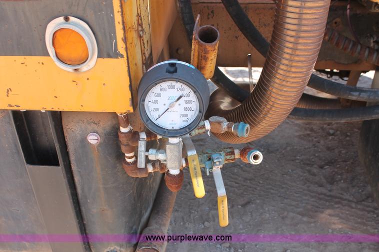 image for item I1592 1988 Ford L8000 vacuum truck