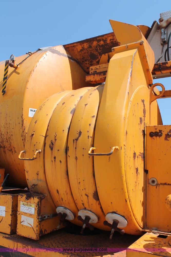 image for item I1592 1988 Ford L8000 vacuum truck