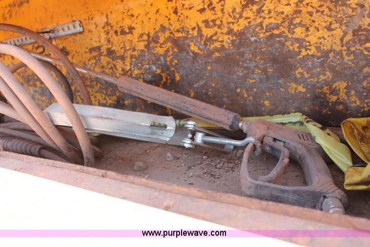 image for item I1592 1988 Ford L8000 vacuum truck