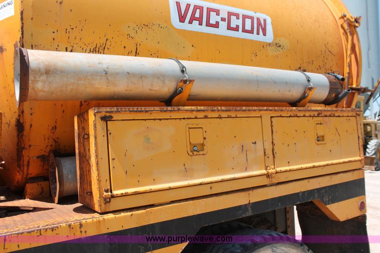 image for item I1592 1988 Ford L8000 vacuum truck