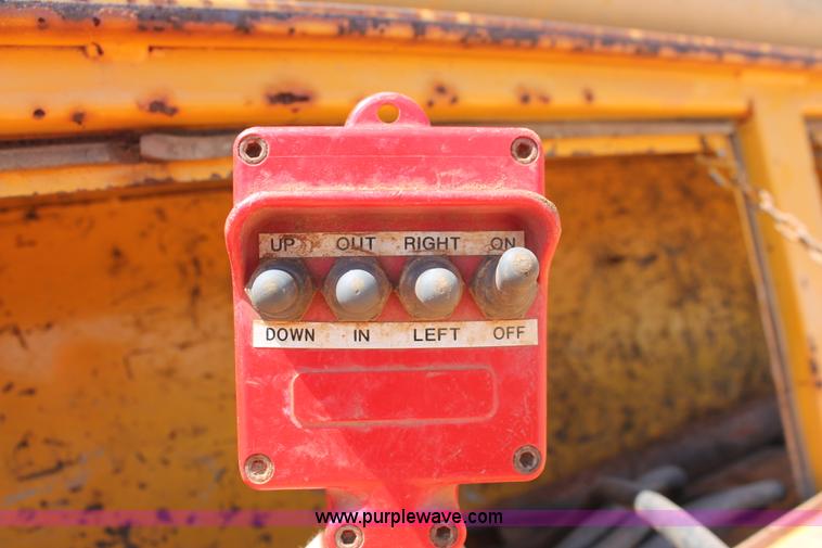 image for item I1592 1988 Ford L8000 vacuum truck