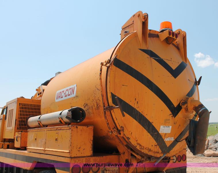 image for item I1592 1988 Ford L8000 vacuum truck