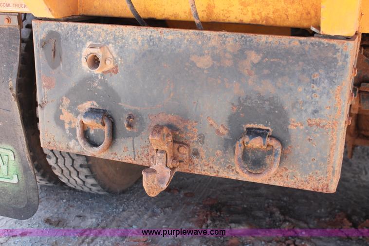 image for item I1592 1988 Ford L8000 vacuum truck