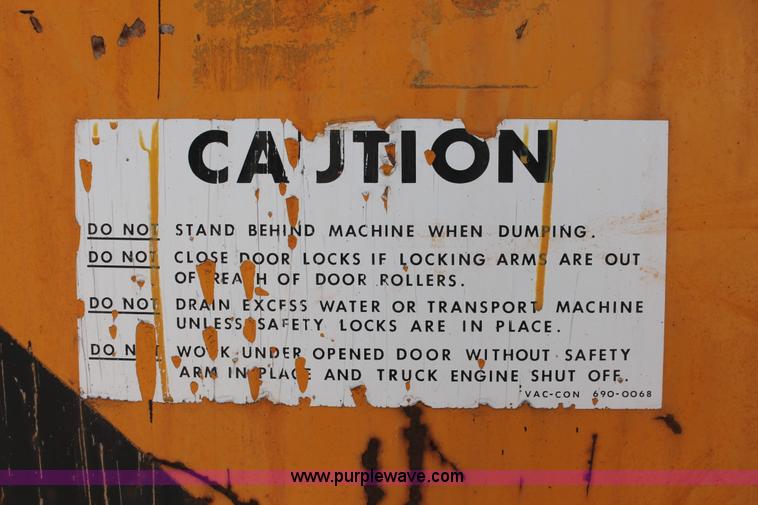 image for item I1592 1988 Ford L8000 vacuum truck