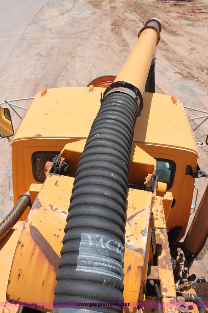 image for item I1592 1988 Ford L8000 vacuum truck