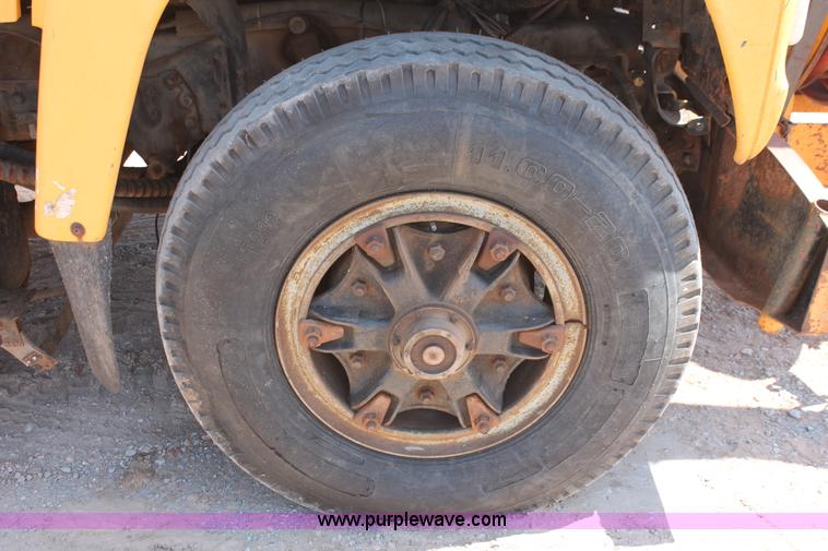 image for item I1592 1988 Ford L8000 vacuum truck