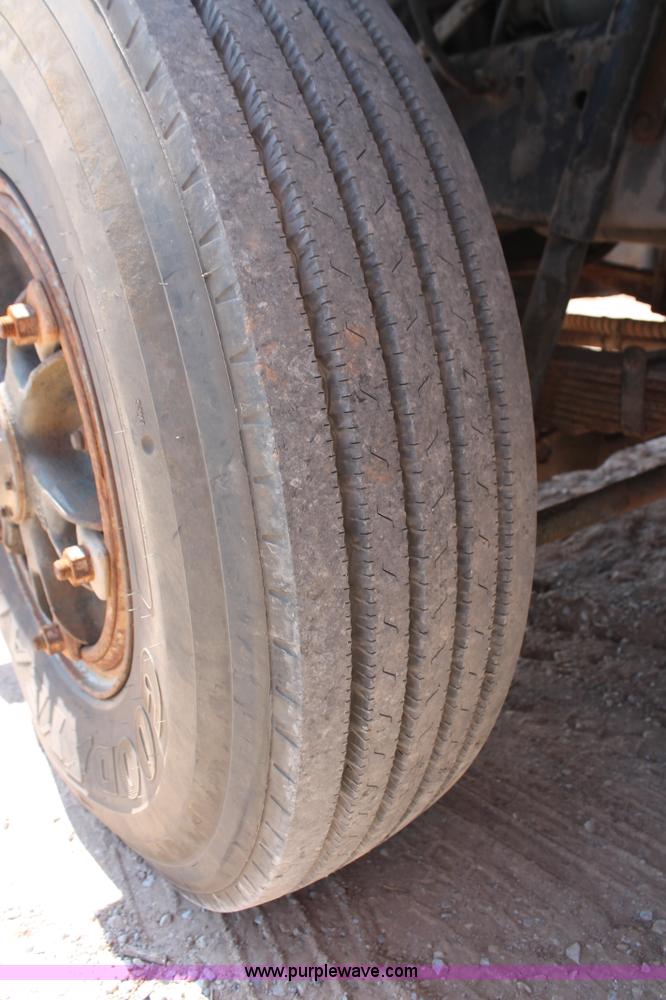 image for item I1592 1988 Ford L8000 vacuum truck