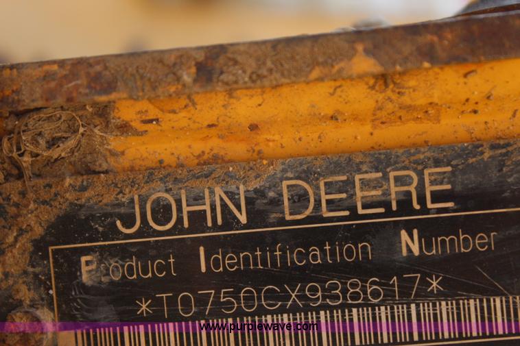 image for item I1593 2004 John Deere 750C LT dozer