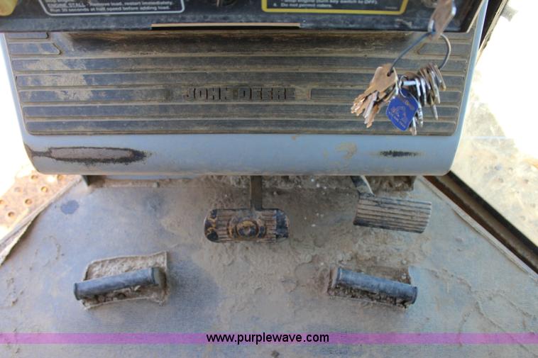 image for item I1593 2004 John Deere 750C LT dozer