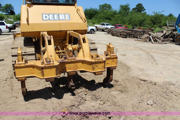 image for item I1593 2004 John Deere 750C LT dozer