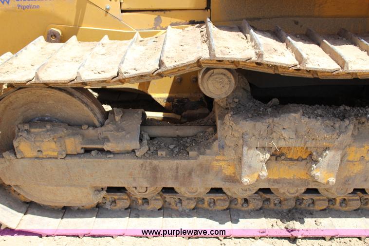 image for item I1593 2004 John Deere 750C LT dozer