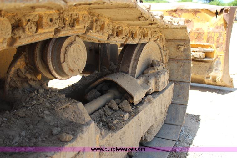 image for item I1593 2004 John Deere 750C LT dozer