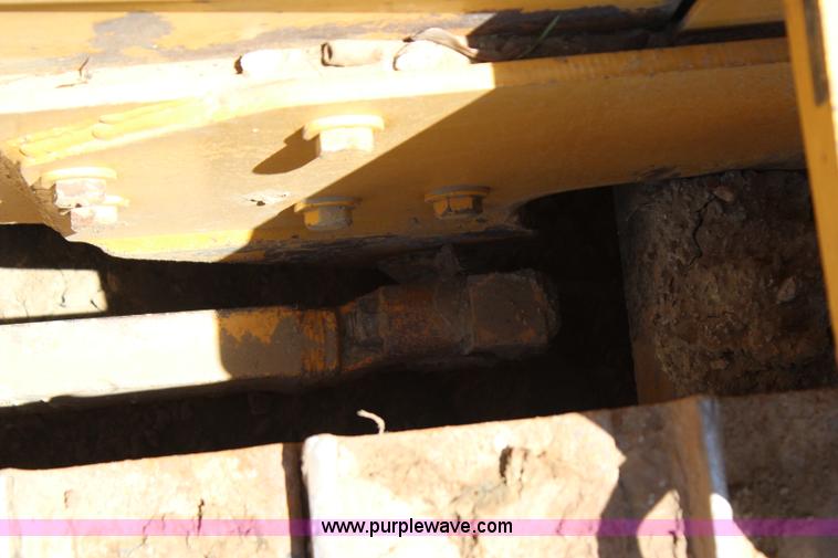 image for item I1593 2004 John Deere 750C LT dozer