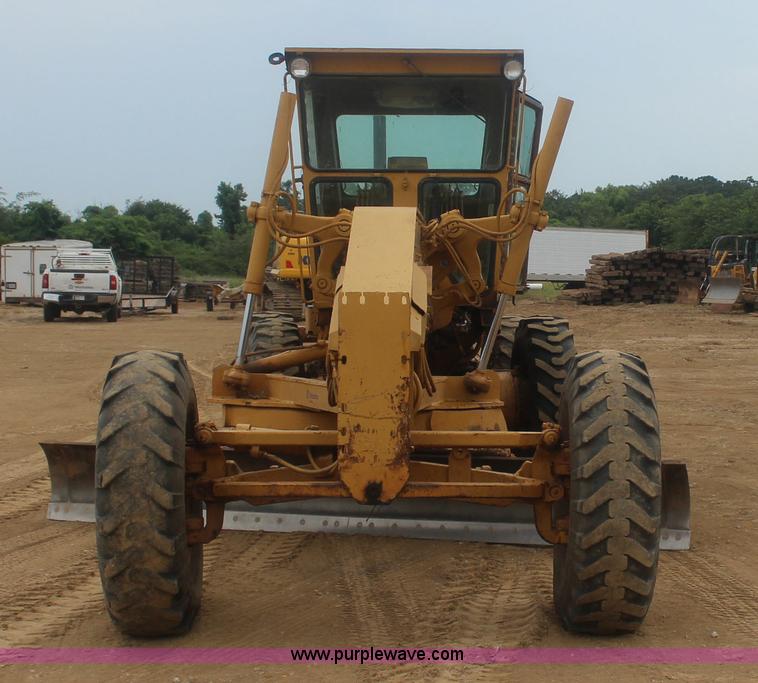 image for item J4489 1986 Caterpillar 12G motor grader