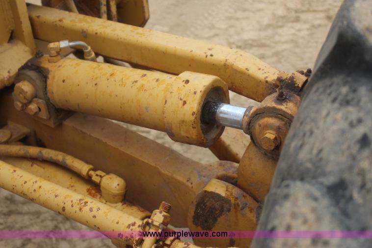 image for item J4489 1986 Caterpillar 12G motor grader