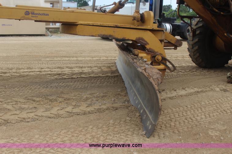 image for item J4489 1986 Caterpillar 12G motor grader